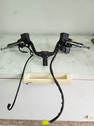 Manillar Suzuki Burgman 125 (2005)