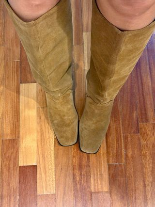 Botas altas ante Zara