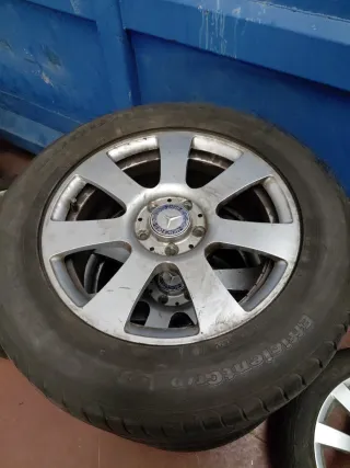 Llanta Mercedes Benz