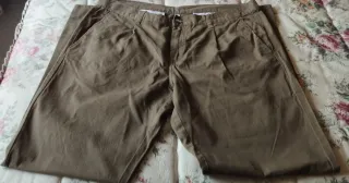 Pantalón chino Tex. Talla 48. Color Camel. Nuevo