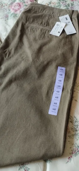 Pantalón chino Tex. Talla 48. Color Camel. Nuevo