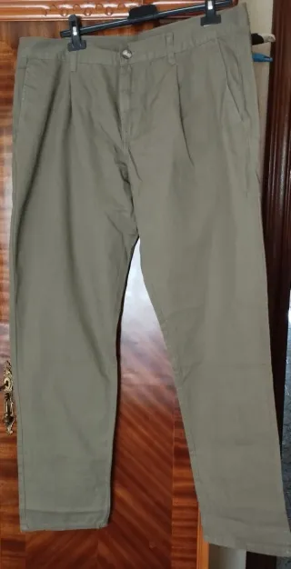 Pantalón chino Tex. Talla 48. Color Camel. Nuevo
