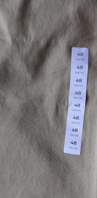 Pantalón chino Tex. Talla 48. Color Camel. Nuevo