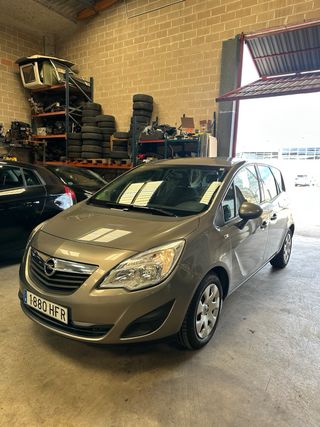 Opel Meriva 2011  124.000km