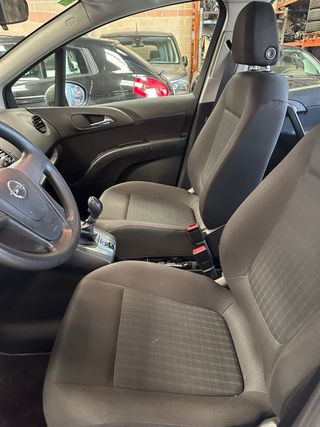 Opel Meriva 2011  124.000km