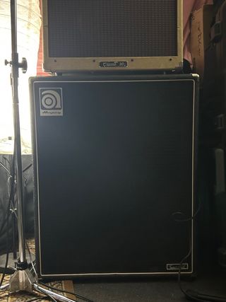 Pantalla de bajo Ampeg SVT410HLF