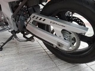 MOTO SUZUKI V-STROM DL 650.