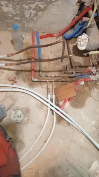 Trabajo de reformas integrales fontanería y pintur