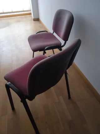 2 Sillas de oficina o escritorio