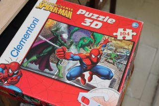 Puzzle scatola con pezzi