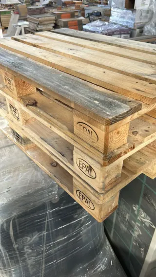 Se venden 220 palets europeos