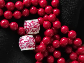 Orecchini tipo porcellana dipinta su base dorata