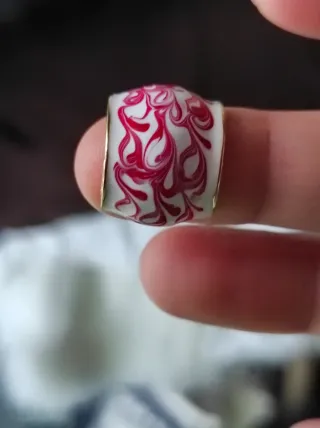 Orecchini tipo porcellana dipinta su base dorata