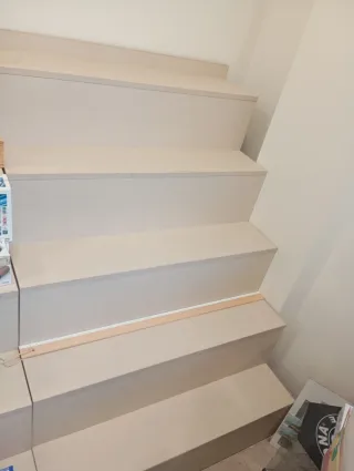 Escalera expositora para tienda