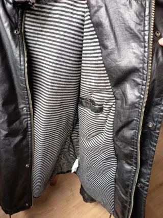 Cazadora negra buen estado