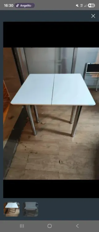 Mesa plegable blanca