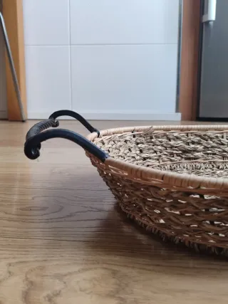 Cesta mimbre ovalada con asas hierro