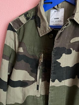 Chaqueta Militar Camuflaje Bershka