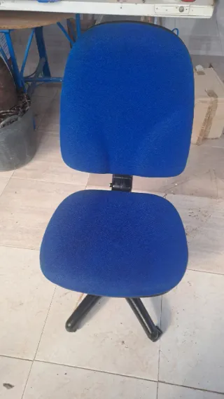 Silla de escritorio giratoria azul