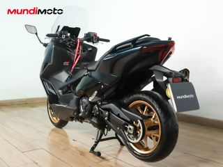 YAMAHA T-MAX 560 TECH MAX