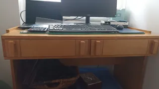 Armario ,cama y escritorio estilo vintage