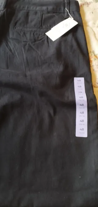 Pantalón chino Tex. Talla 48. Nuevo.