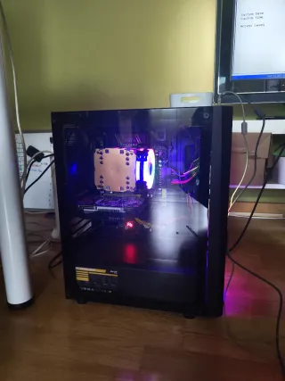 Ordenador sobremesa + teclado mecanico