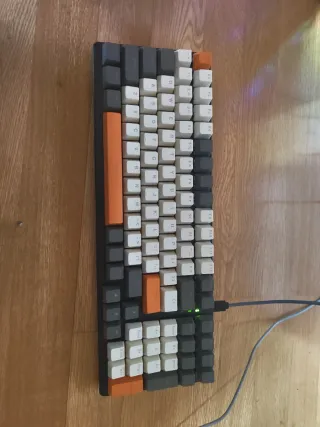 Ordenador sobremesa + teclado mecanico