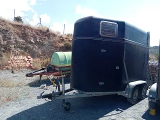 Remolque para 2 caballos