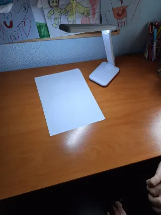 Lámpara de escritorio LED moderna