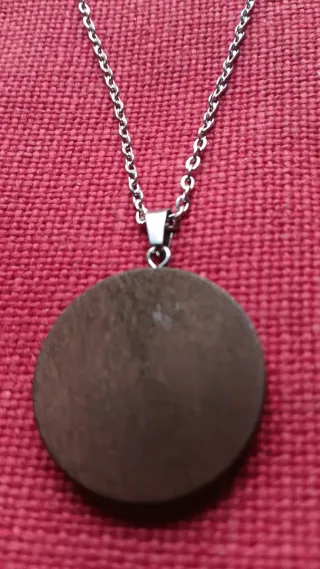 Collar con flor rosa y cadena