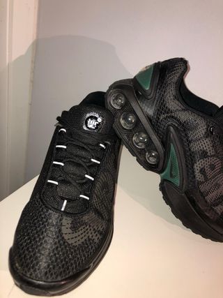 Nike TN 10 x Supreme