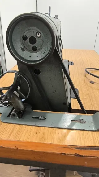 MAQUINA DE COSER REFREY ECONOMICA FUNCIONA BIEN