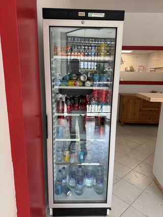 Nevera expositora bebidas