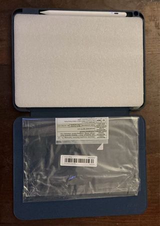 Cover e Tastiera JETech per iPad (A16)