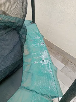 Cama elástica con red de seguridad