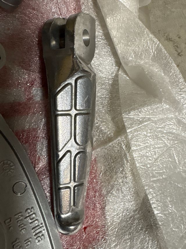 Estribo Posa Pie Aprilia