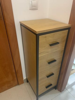 Cajonera de madera y metal