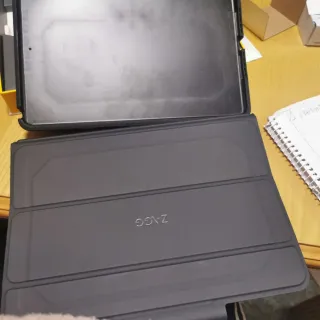 Funda Teclado ZAGG Rugged Messenger iPad 10.2