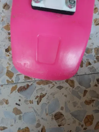 Monopatín rosa