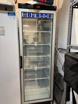 Congelador vertical cristal