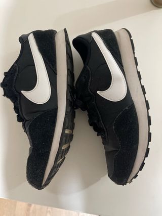 Zapatillas Nike Negras y Blancas
