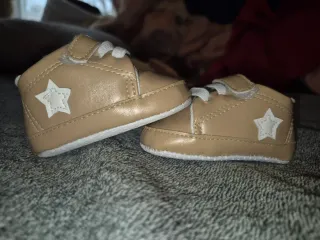 Zapatos de bebé color camel