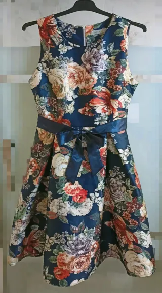 Vestido de fiesta azul floral