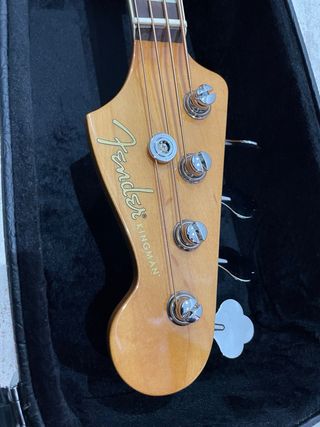 Bajo Fender Kingman Bass SCE NAT electroacústico.