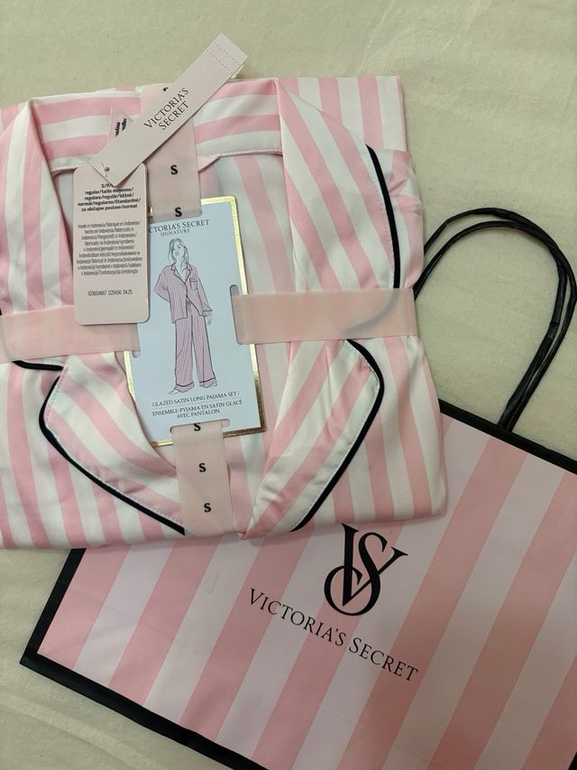 Pijama Victoria's Secret Satén Rayas Talla S