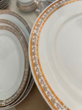 Vajilla 24 platos llanos y juego cafe incluido