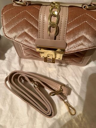 Borsetta beige con dettagli oro