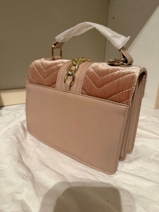 Borsetta beige con dettagli oro