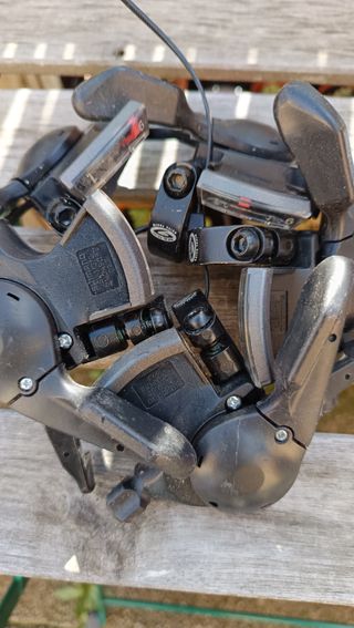 Mando desviador trasero SHIMANO Altus 9v